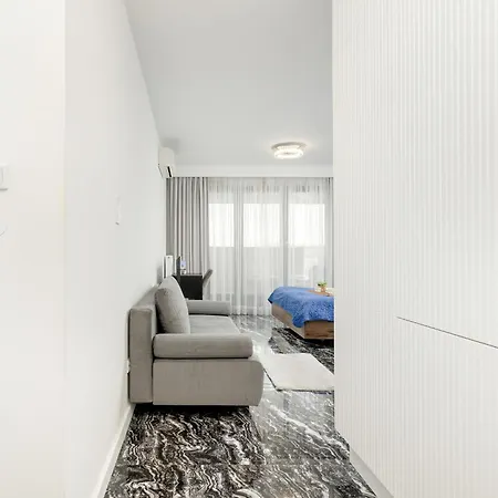 Апартаменты Elegant Studio For 3 People, Air Conditioning And Balcony By Renters *