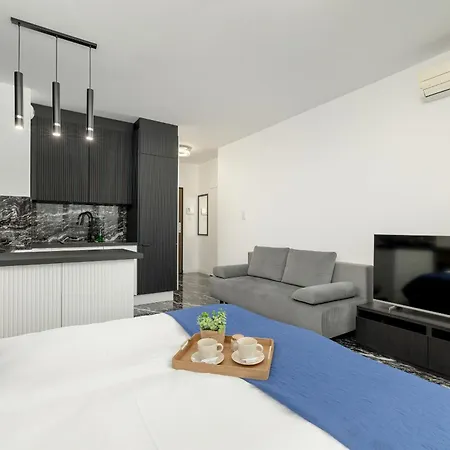 Elegant Studio For 3 People, Air Conditioning And Balcony By Renters كراكوفيا