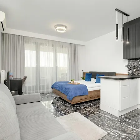 Elegant Studio For 3 People, Air Conditioning And Balcony By Renters كراكوفيا