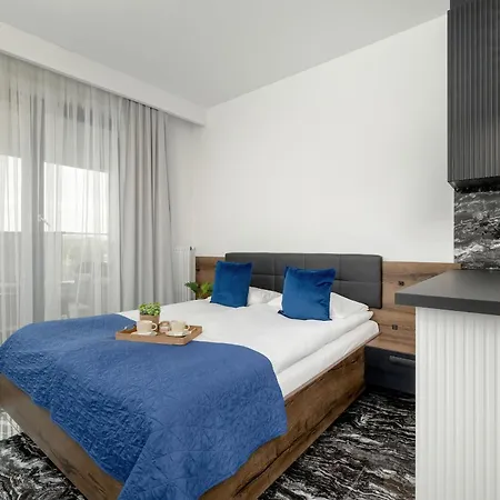 Elegant Studio For 3 People, Air Conditioning And Balcony By Renters