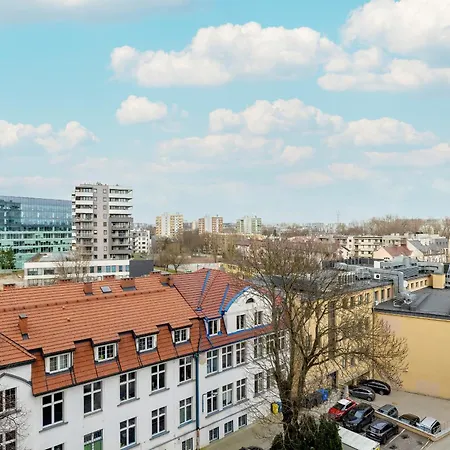 Elegant Studio For 3 People, Air Conditioning And Balcony By Renters *